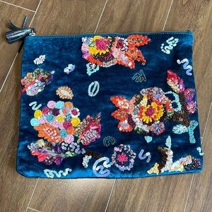 Steve Madden Clutch Velvet - never worn NWOT